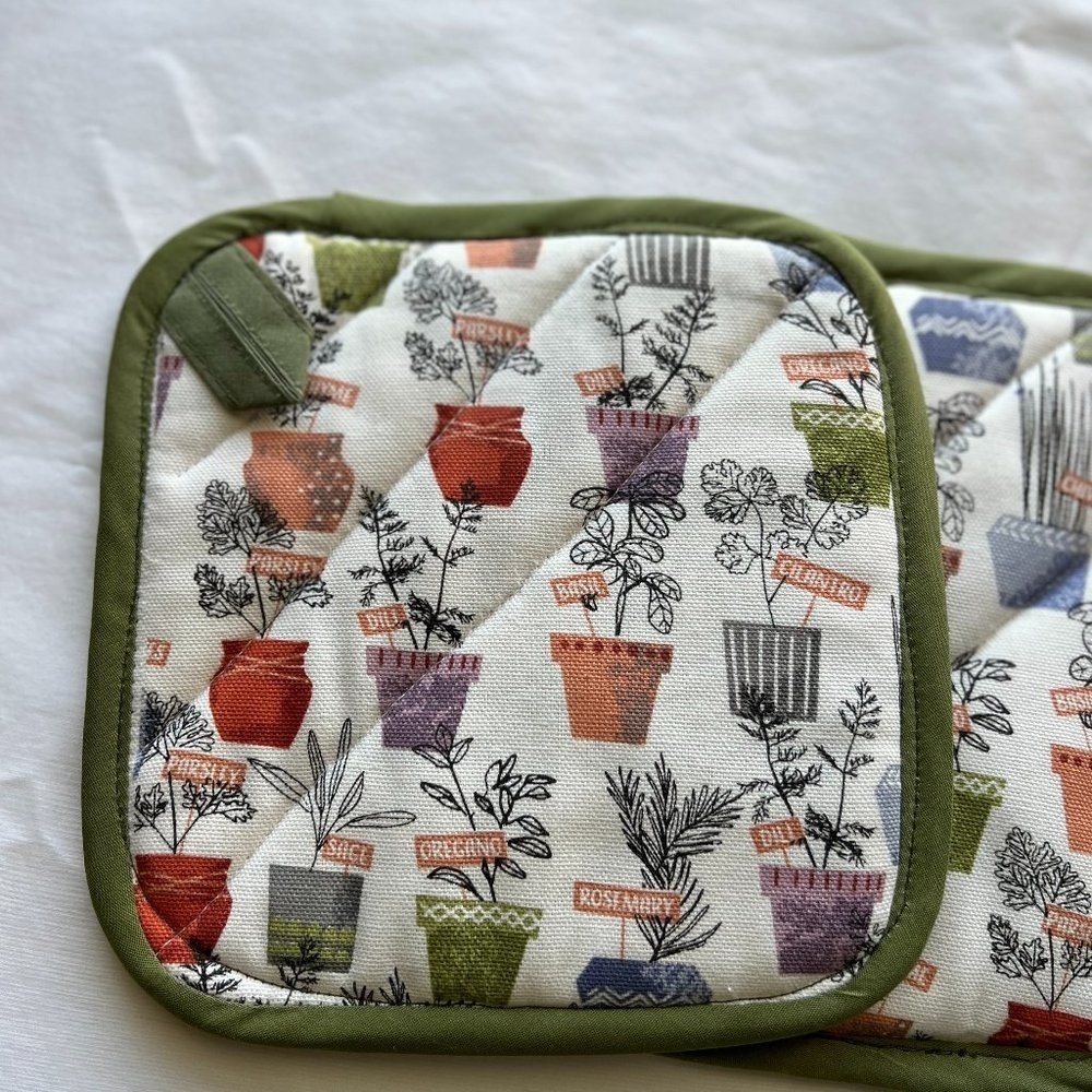 Oven Mitt and Pot holders bundle - Picture 6 of 13